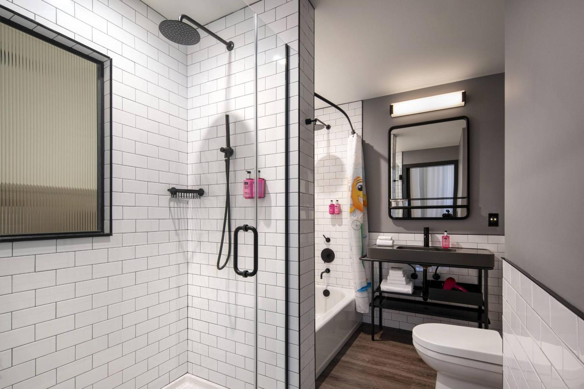Moxy Nashville Vanderbilt Area Экстерьер фото