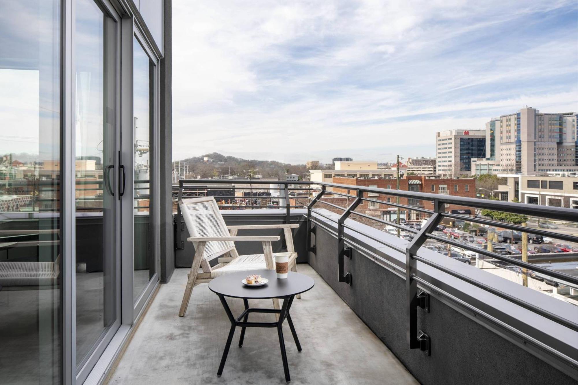 Moxy Nashville Vanderbilt Area Экстерьер фото