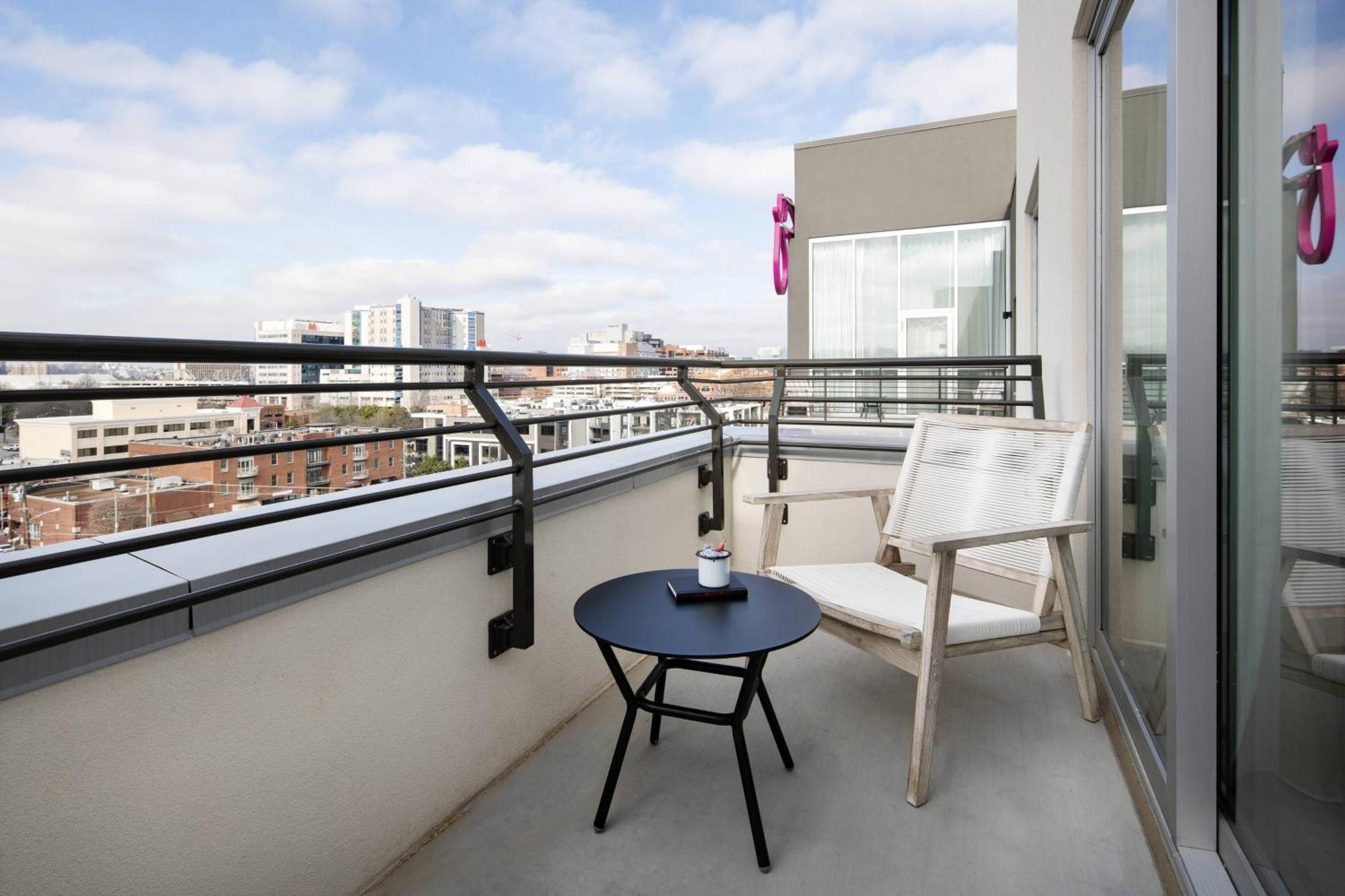 Moxy Nashville Vanderbilt Area Экстерьер фото